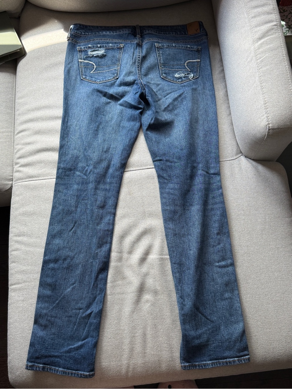 American Eagle Outfitters Distressed Jeans - Picture 4 of 5